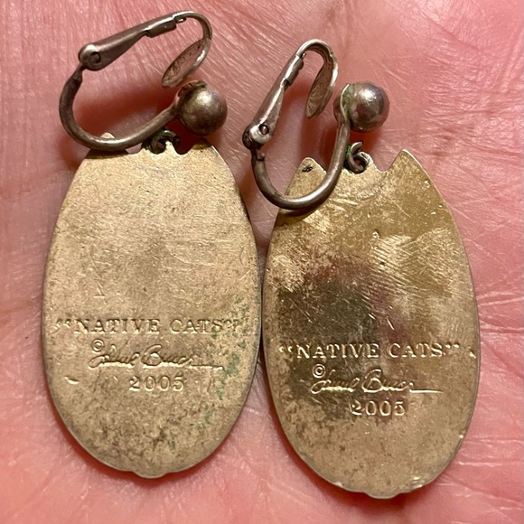 Mint Green Cat Face Enamel Clip-On Earrings - Picture 2 of 3